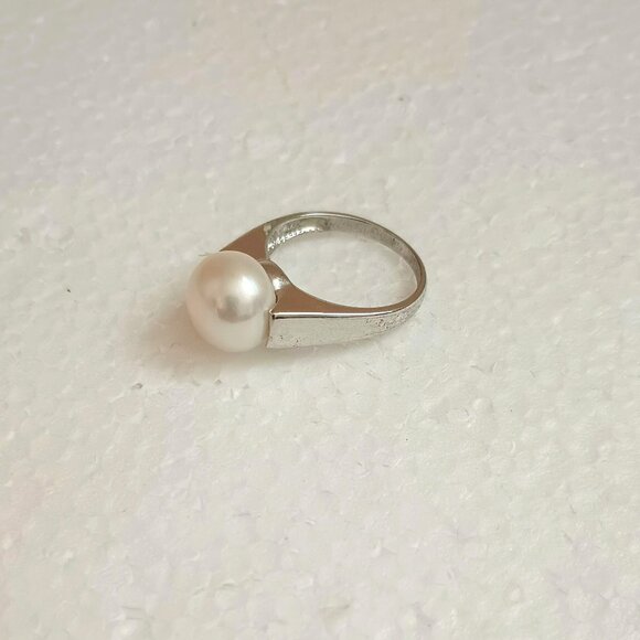 Silver Tone Large Pearl Ring 7.5 Beautiful Fashion Jewelry - Picture 6 of 10